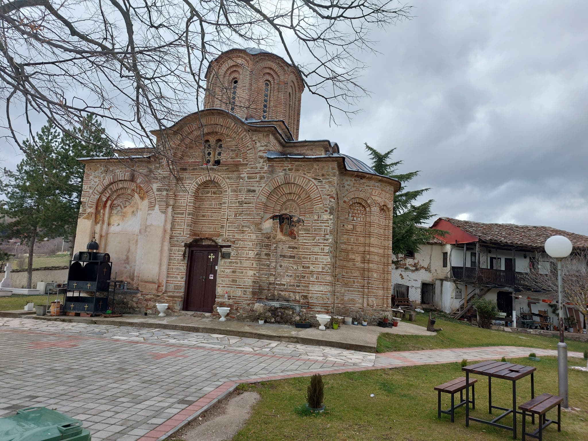 Манастирска црква  Свети Никита , с.Бањани